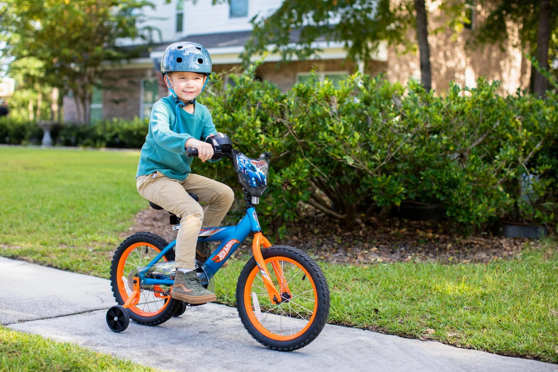 Dynacraft Hot Wheels 16 - Inch Boys Bike for Age 6 - 10 Years - Product image 10