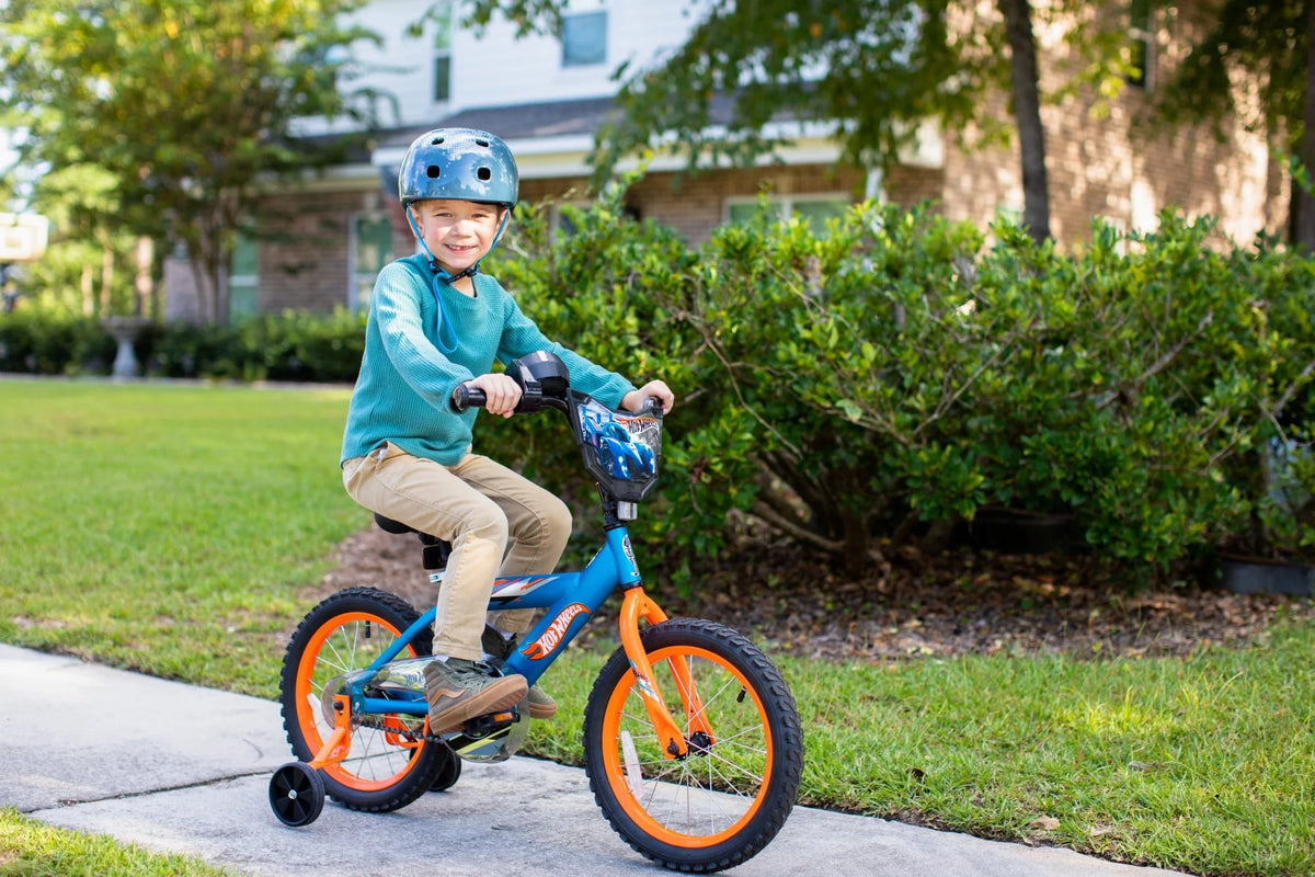 Dynacraft Hot Wheels 16 - Inch Boys Bike for Age 6 - 10 Years - Product image 9